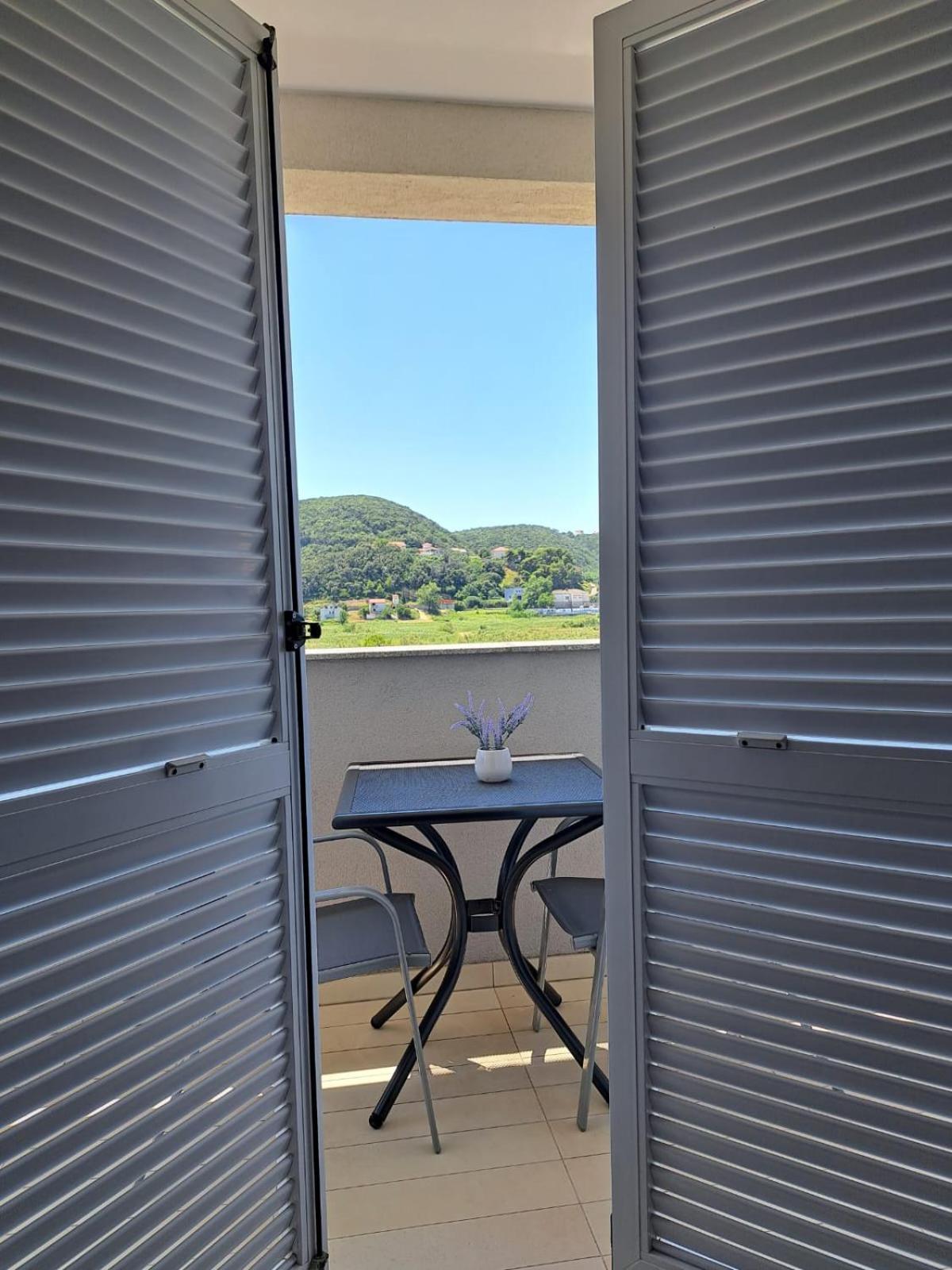 Apartmán Navis Supetarska Draga Exteriér fotografie
